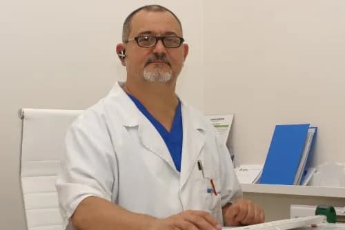 Grzybica prącia: Urolog czy dermatolog - który specjalista pomoże?