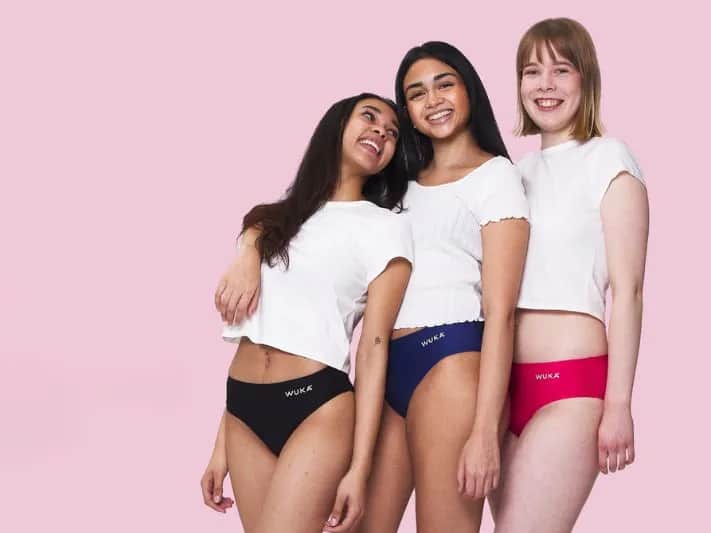 Objawy pierwszej miesiączki: co warto wiedzieć o zmianach w ciele