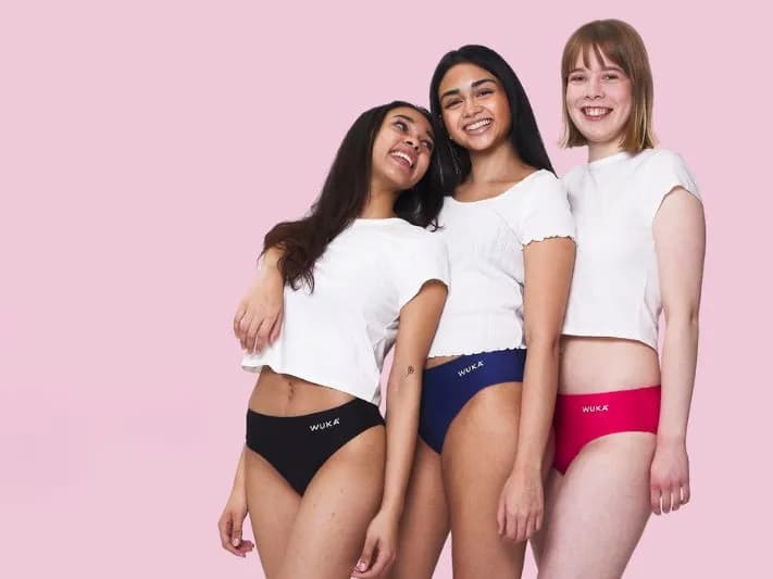 Objawy pierwszej miesiączki: co warto wiedzieć o zmianach w ciele