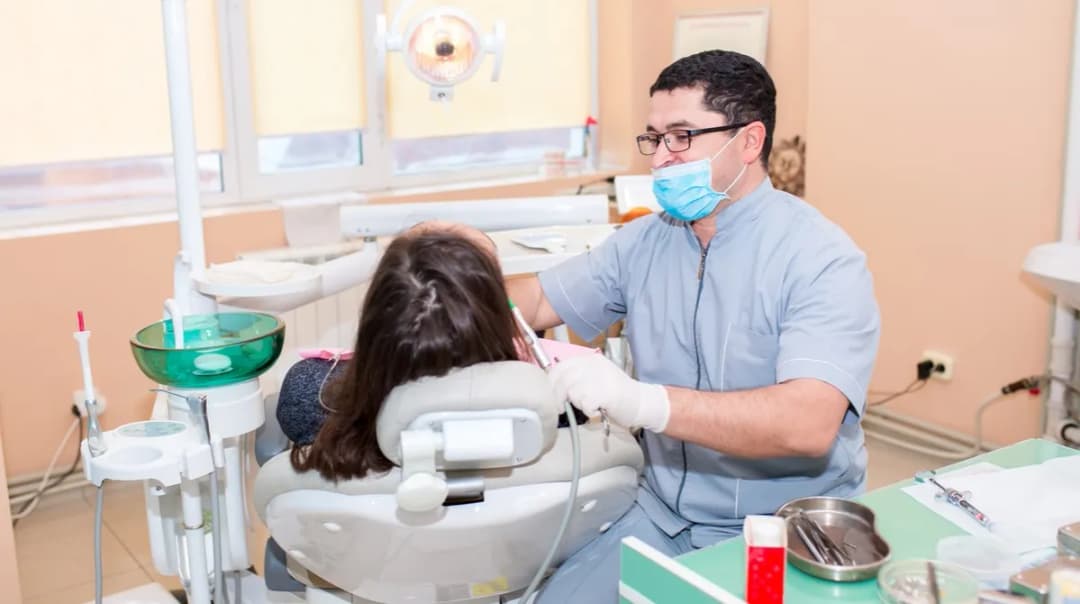 Ile kosztuje znieczulenie u dentysty prywatnie? Ceny, które zaskakują