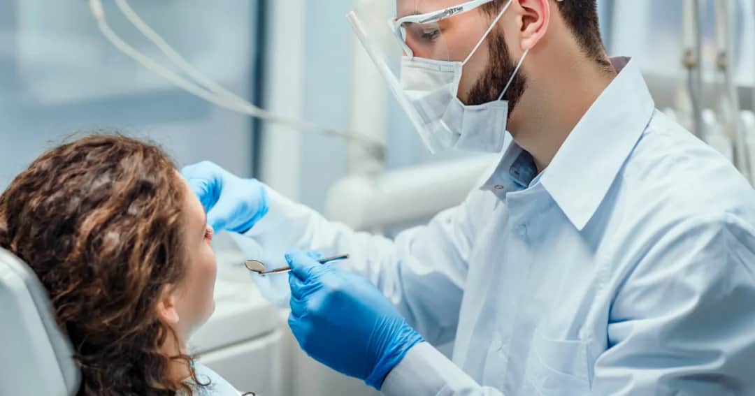 Czy można iść chorym do dentysty? Ważne informacje dla pacjentów