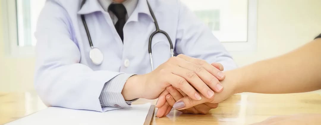 Nietrzymanie moczu: ginekolog czy urolog – który specjalista pomoże?