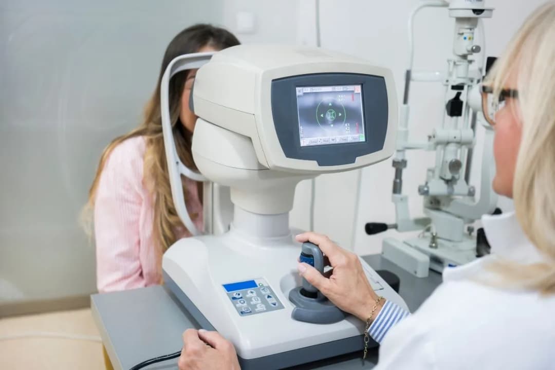 Badanie wzroku u optyka czy okulisty – co wybrać dla zdrowia oczu?