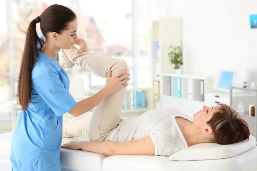 Czym się różni fizjoterapeuta od rehabilitanta? Kluczowe informacje