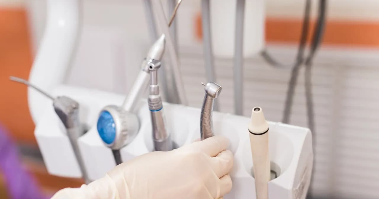 Dentysta może wystawić L4? Kiedy i na jakich zasadach